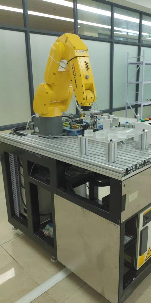 指南車與智達遠方強強聯手，共筑西南地區機器人自動化人才培養新高地